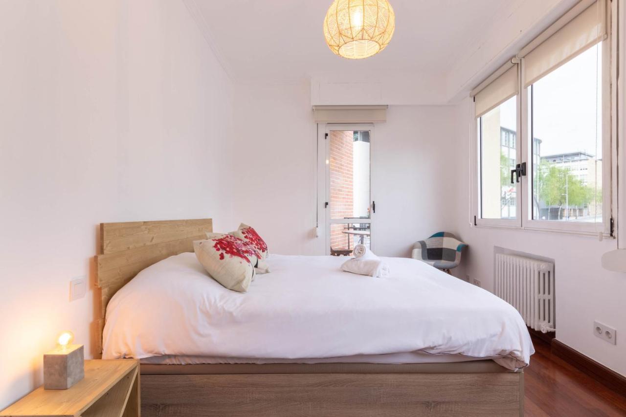Apartamento Con Vistas Al Estadio San Mames Bilbao Kültér fotó